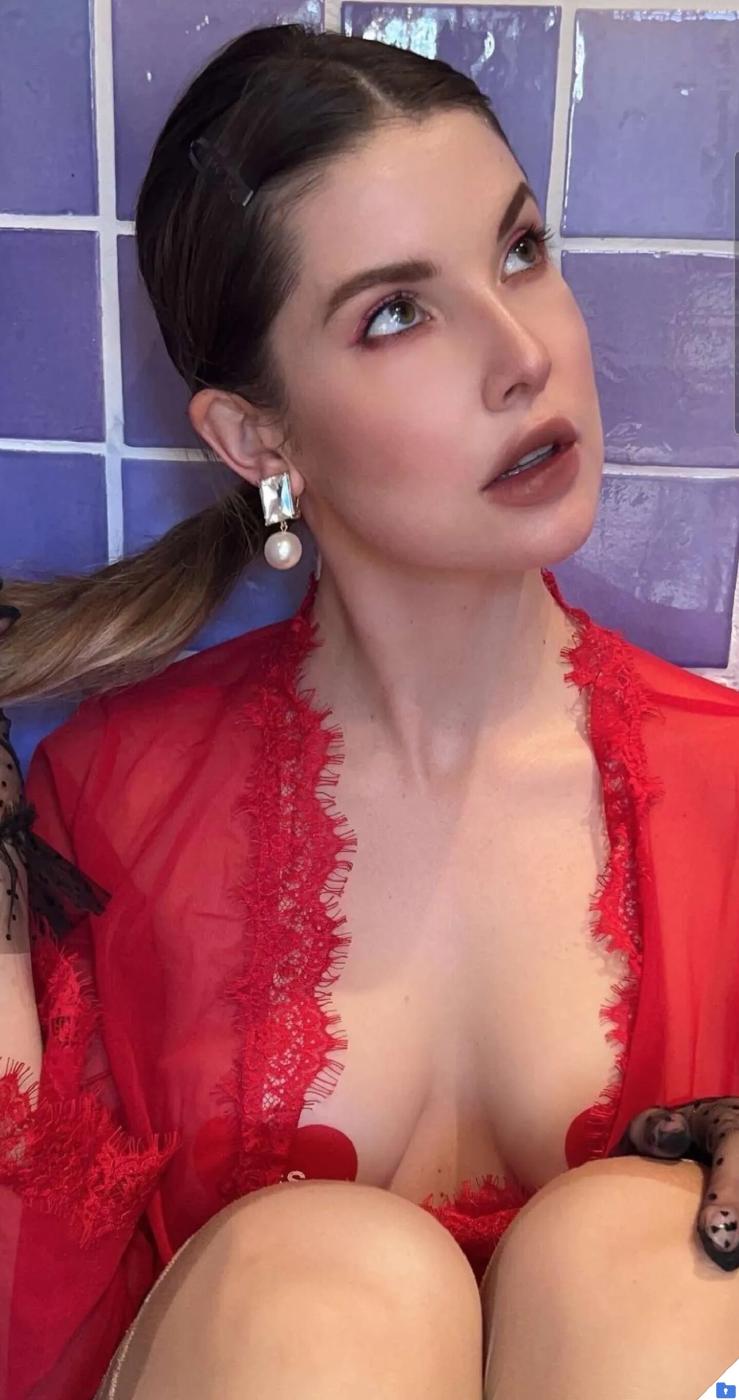 Amanda Cerny Valentines Day Kiss Me Pasties Onlyfans Set Leaked |  Thotslife.com