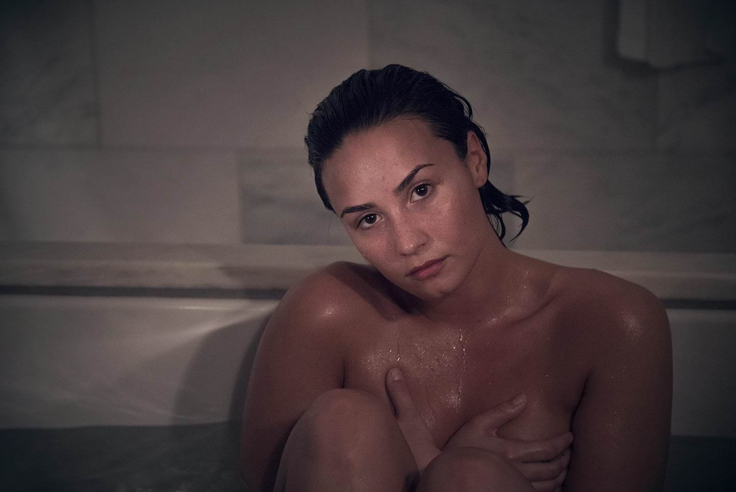 Demi Lovato Nudes Snapchat Hacked Leaked 42
