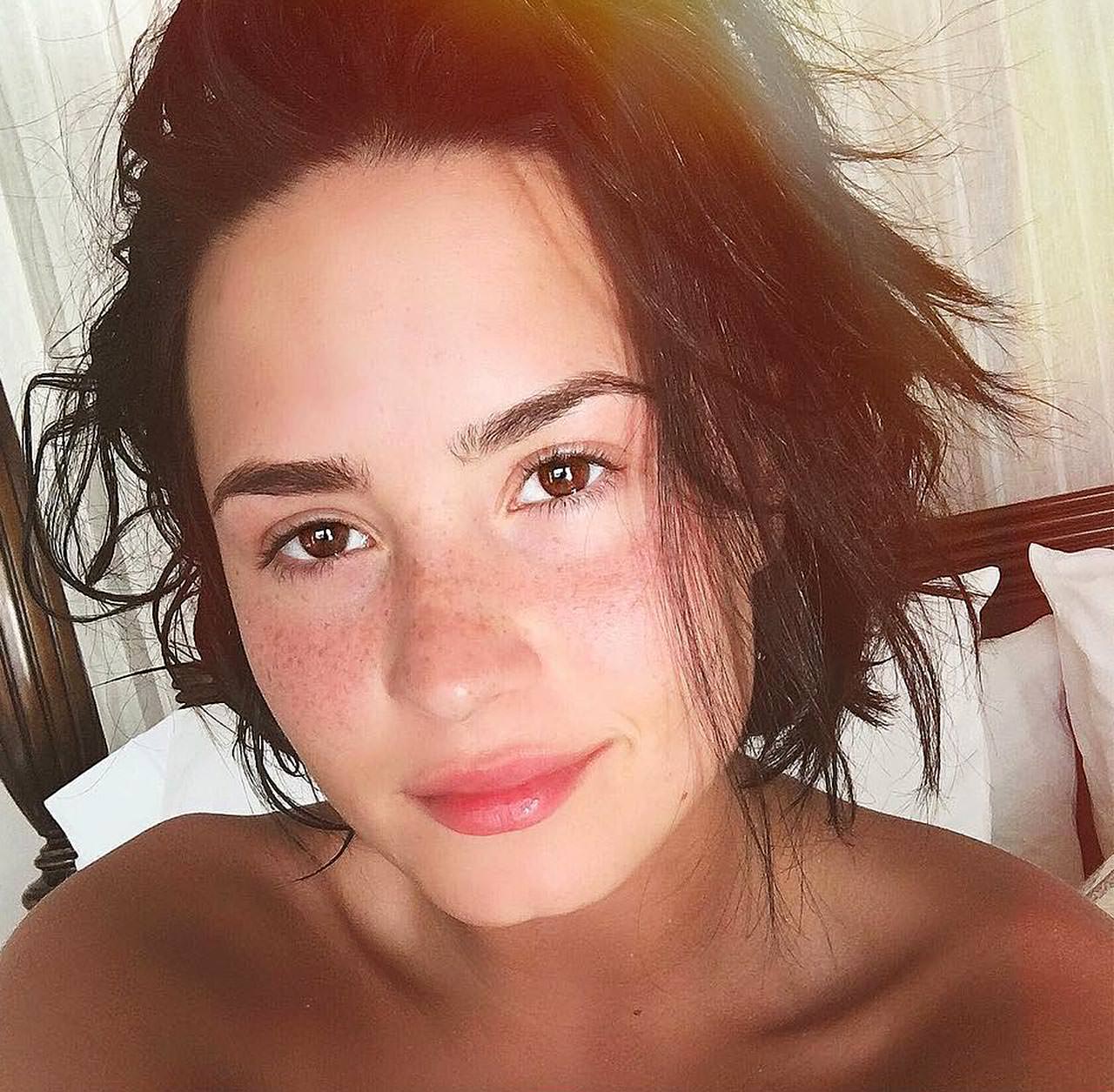 Demi Lovato Nudes Snapchat Hacked Leaked 8