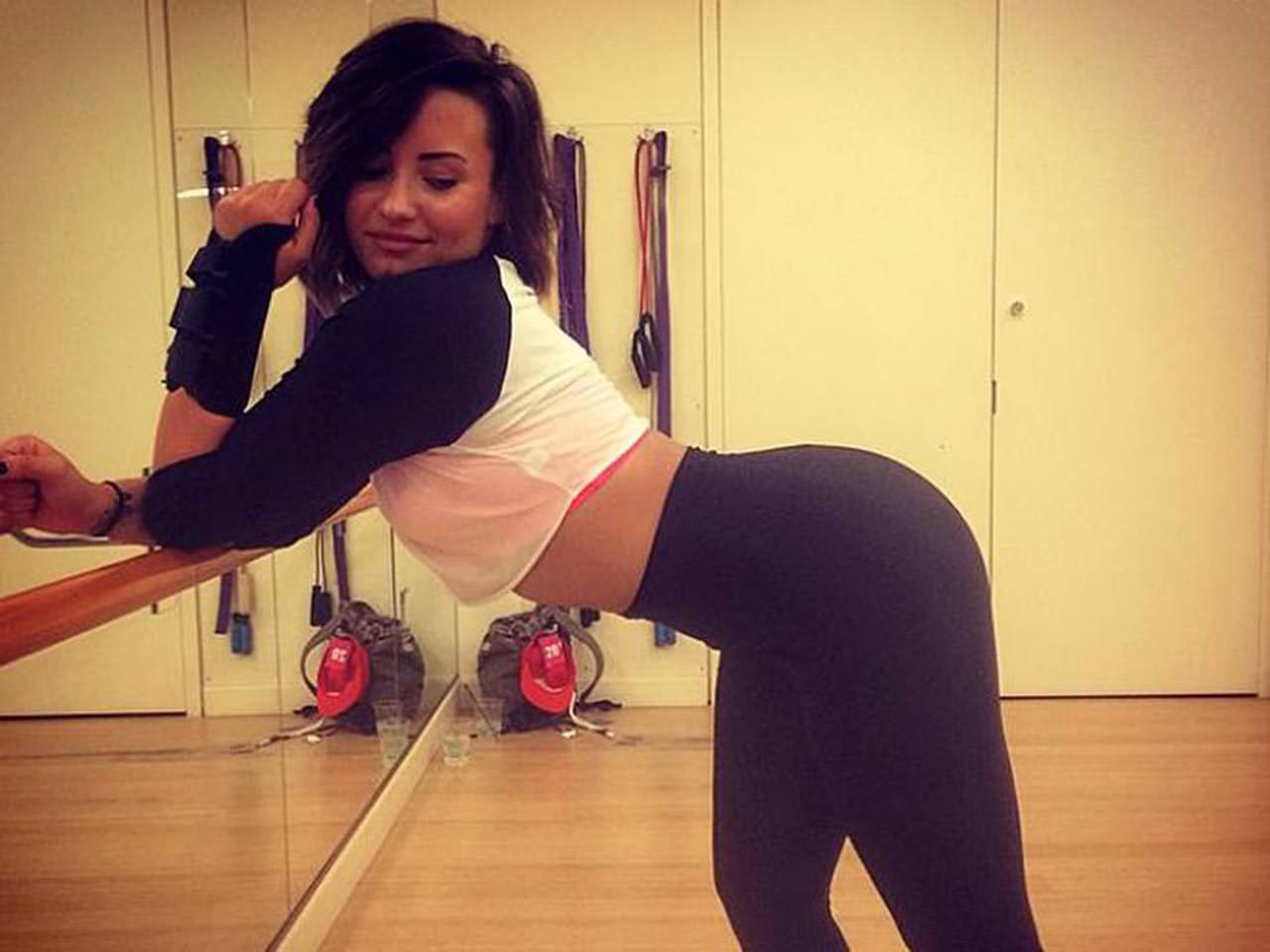 Demi Lovato Nudes Snapchat Hacked Leaked 9