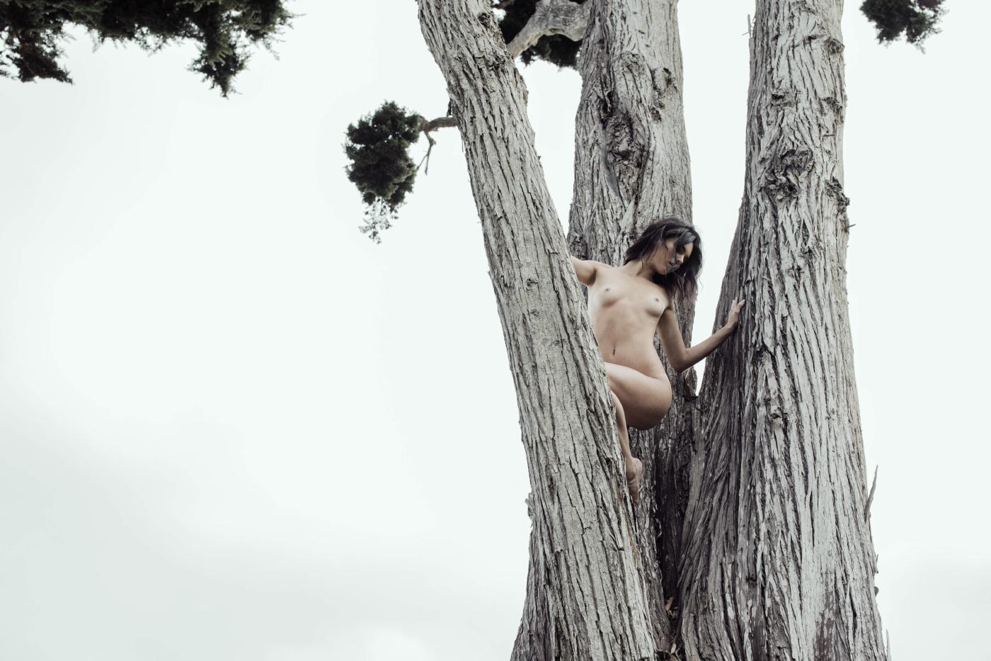 Kendall Jenner Nude Magazine Photoshoot Leaked 14