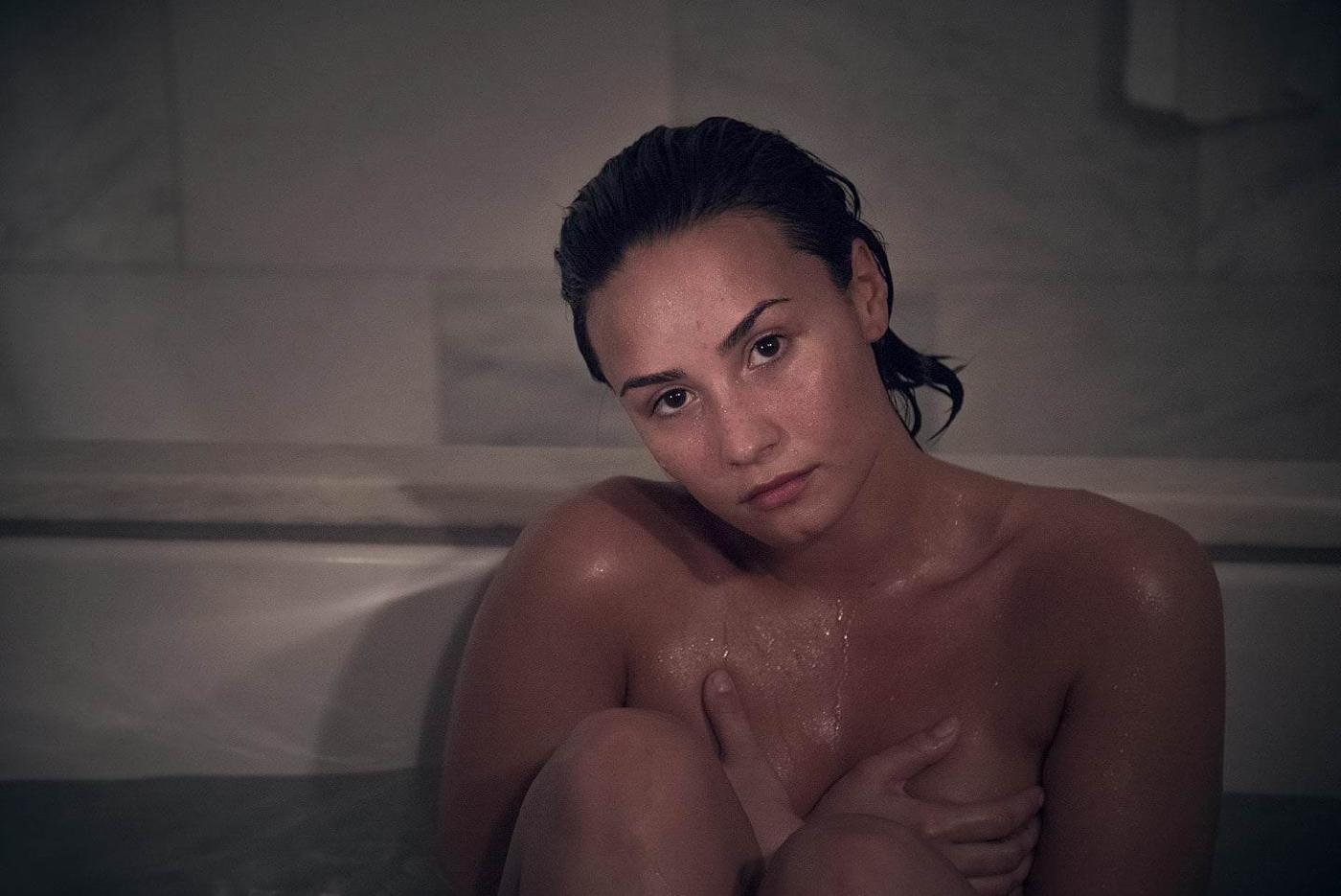 Demi Lovato Magazine Photoshoot Nudes Leaked 3