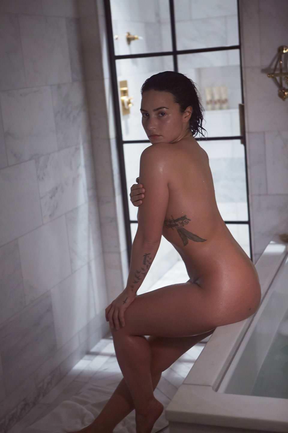 Demi Lovato Magazine Photoshoot Nudes Leaked 436