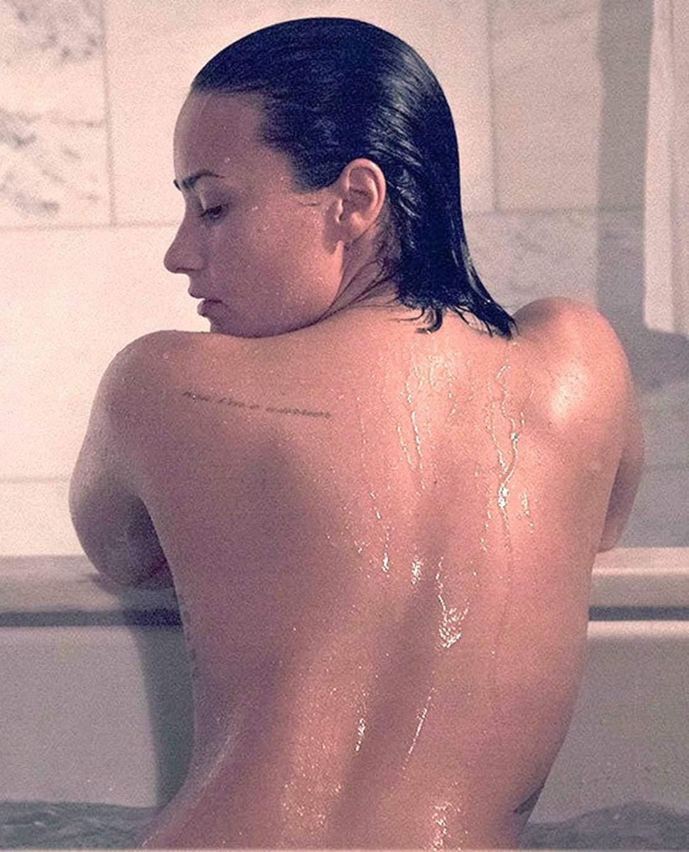 Demi Lovato Magazine Photoshoot Nudes Leaked 433