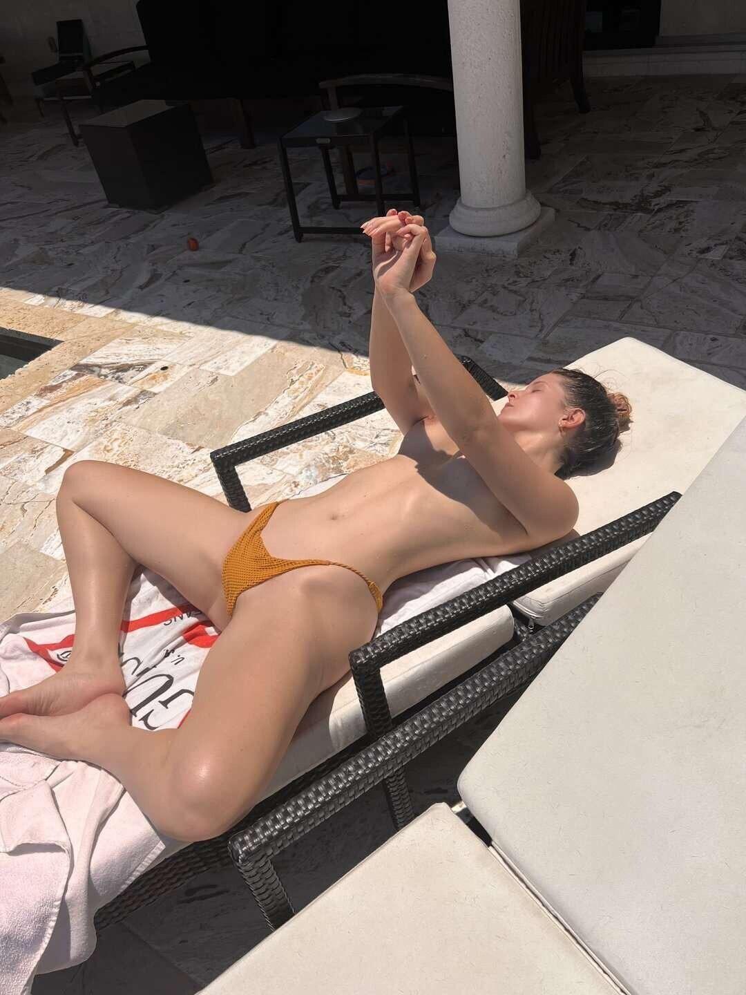 Amanda Cerny Instagram Porn - Amanda Cerny Topless Sunbathing PPV Onlyfans Set Leaked | Thotslife.com