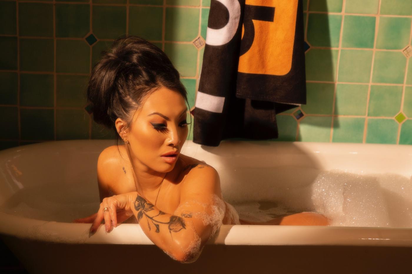 Asa akira bath onlyfans
