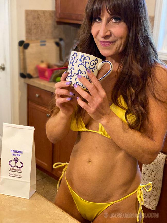 Banshee Moon Onlyfans Bikini Coffee Nude Set Leaked Thotslife com. 
