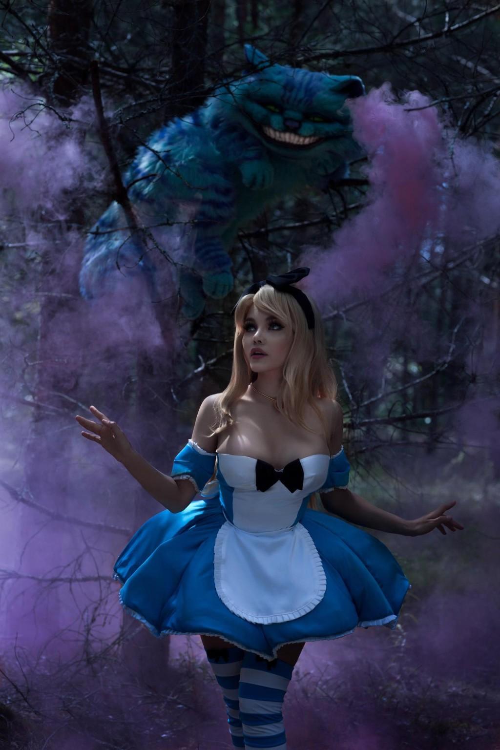 Kalinka Fox Alice in Wonderland Cosplay Set Leaked