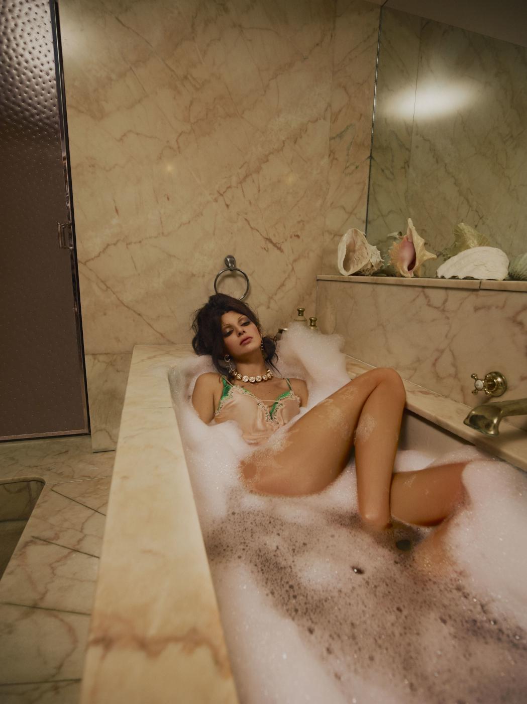 Kendall Jenner Nude Bikini Photoshoot Leaked 1