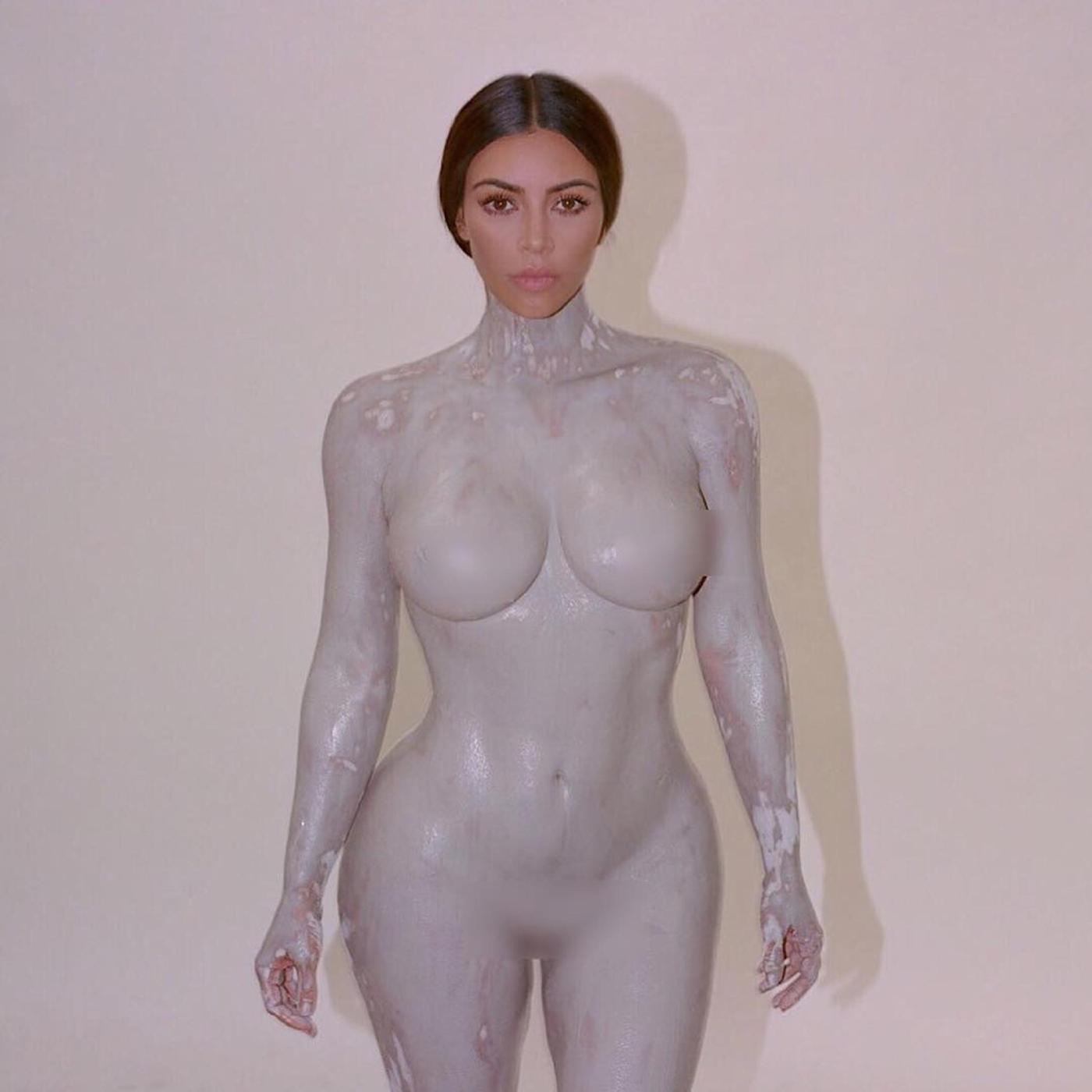 Kardashian nude shower kim Kim Kardashian