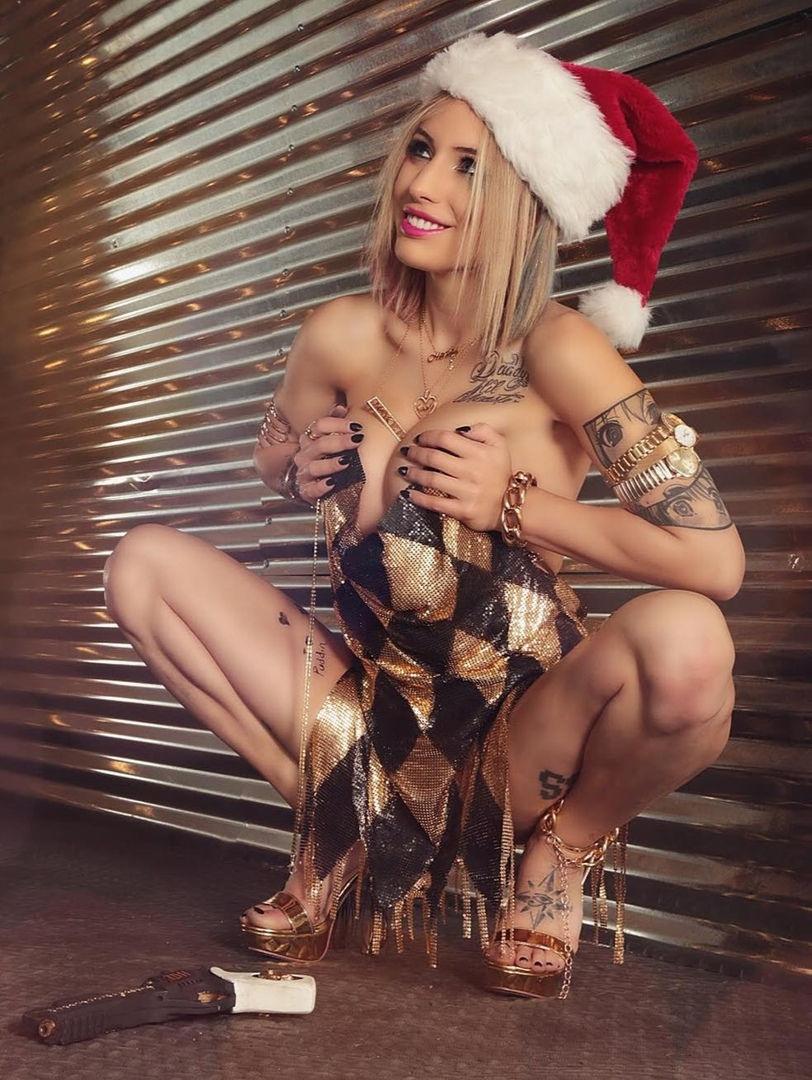 Liz Katz Nude Harley Quinn On Christmas OnlyFans Set Leaked