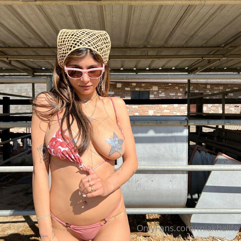 Mia Khalifa Bikini Strip Outdoor Farm OnlyFans Set Leaked