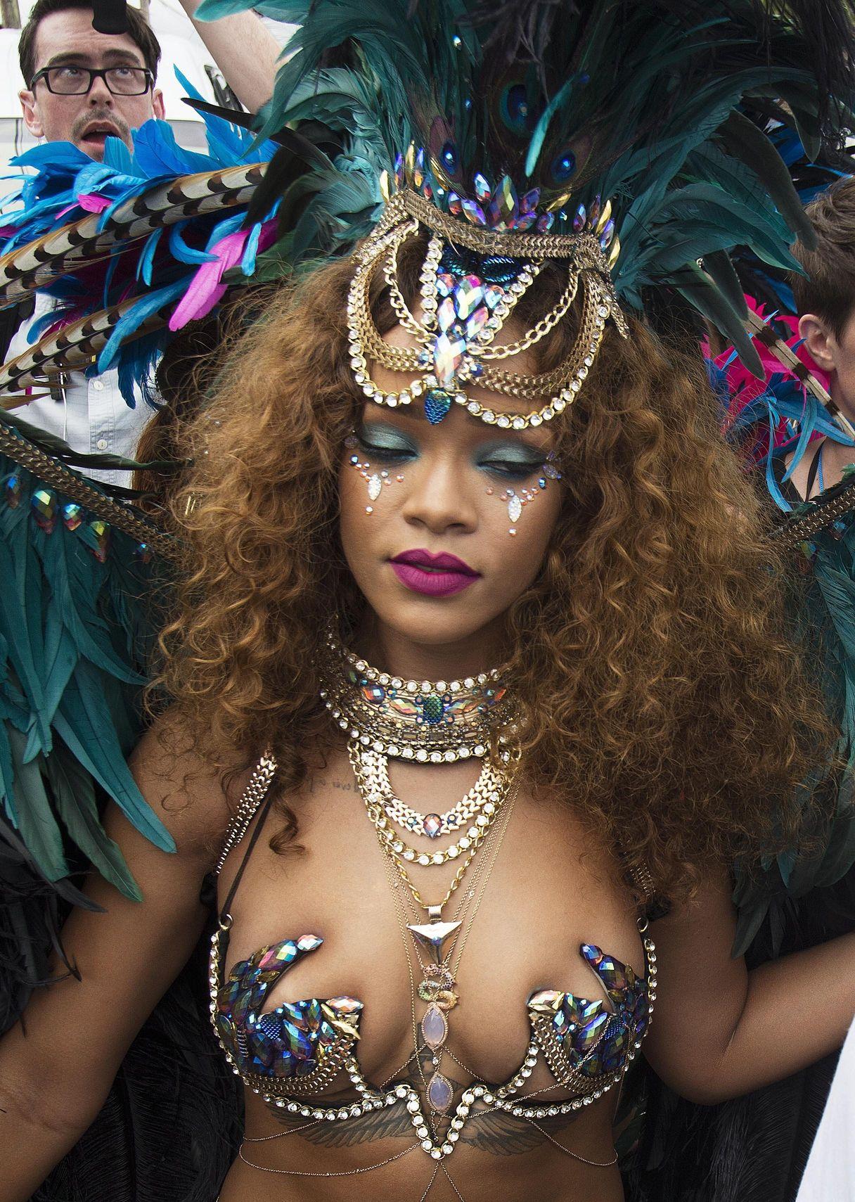 Rihanna Nip Slip Public Bikini Festival Photos Leaked 39