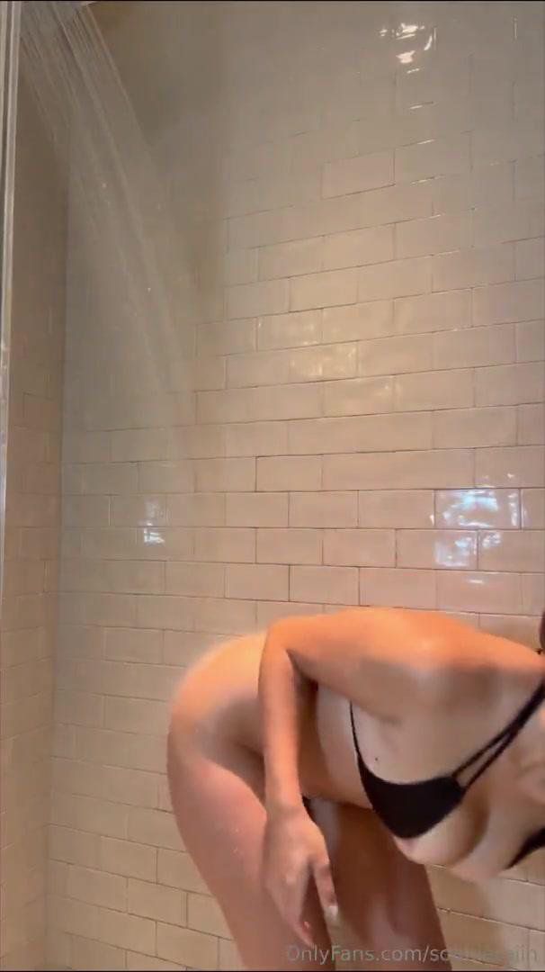 Sophieraiin Shower Bikini Striptease OnlyFans Video Leaked